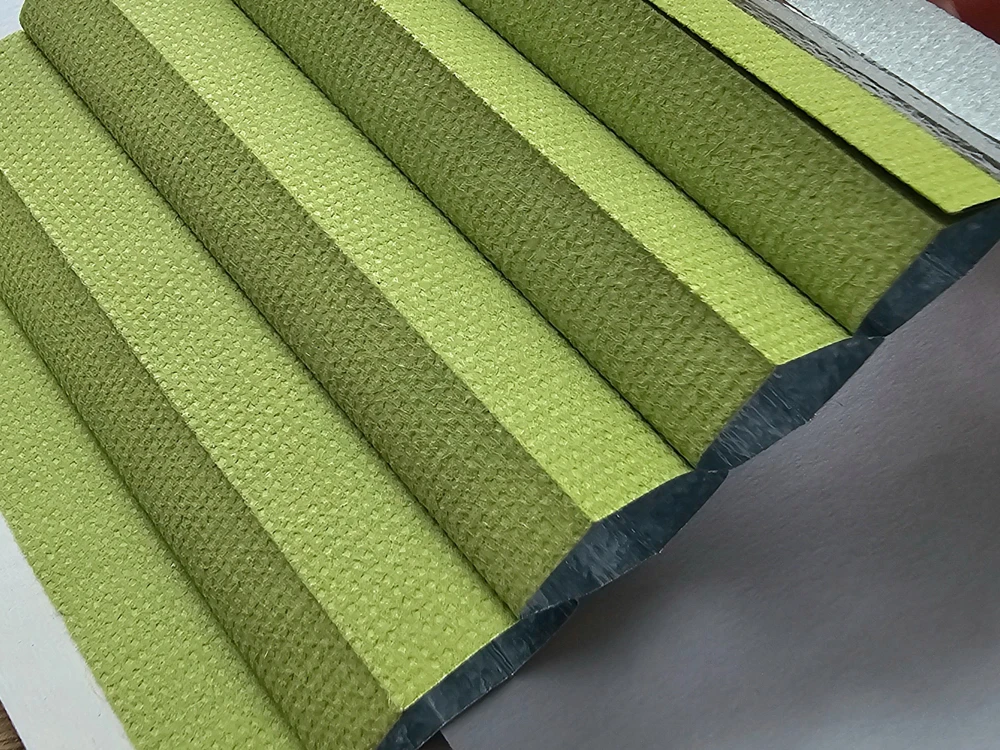 Pleated blind – Blackout, honeycomb – APPLE (blackout, honeycomb) – 2