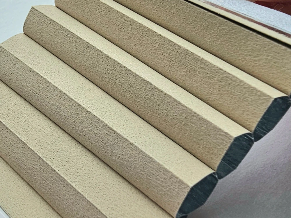 Pleated blind – Blackout, honeycomb – LINEN (blackout, honeycomb) – 2