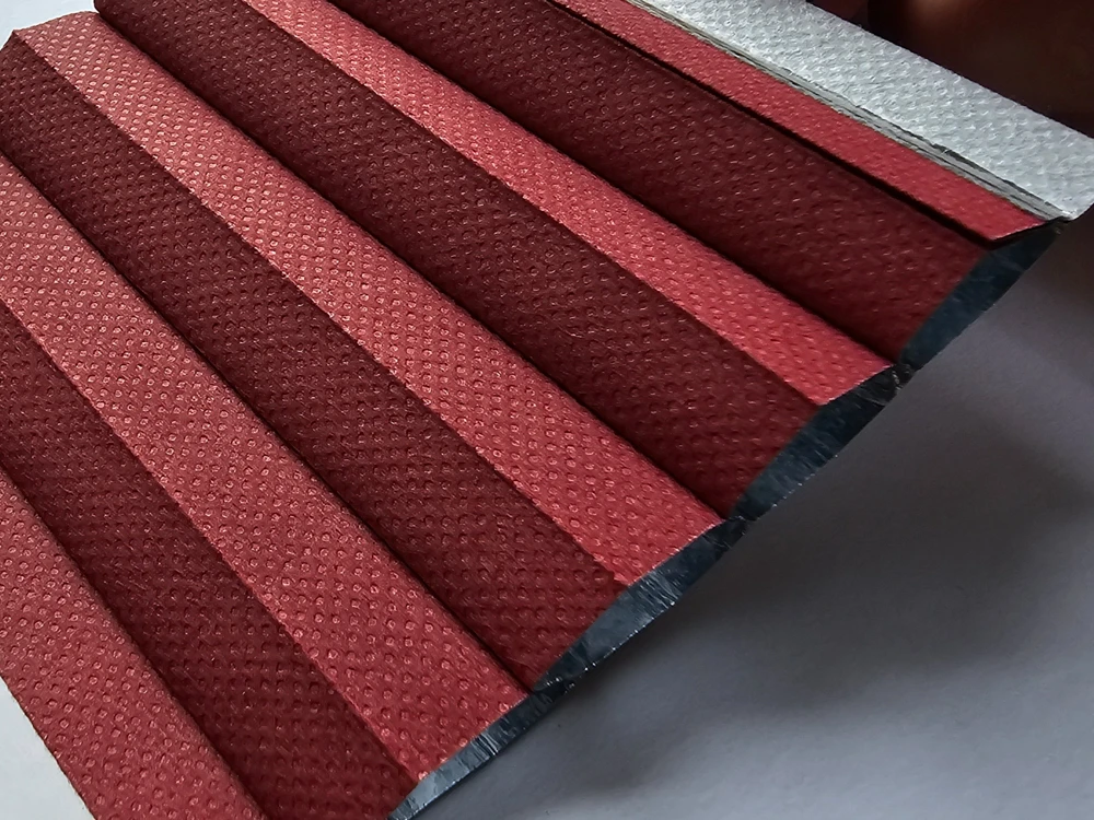 Pleated blind – Blackout, honeycomb – RUBY (blackout, honeycomb) – 2