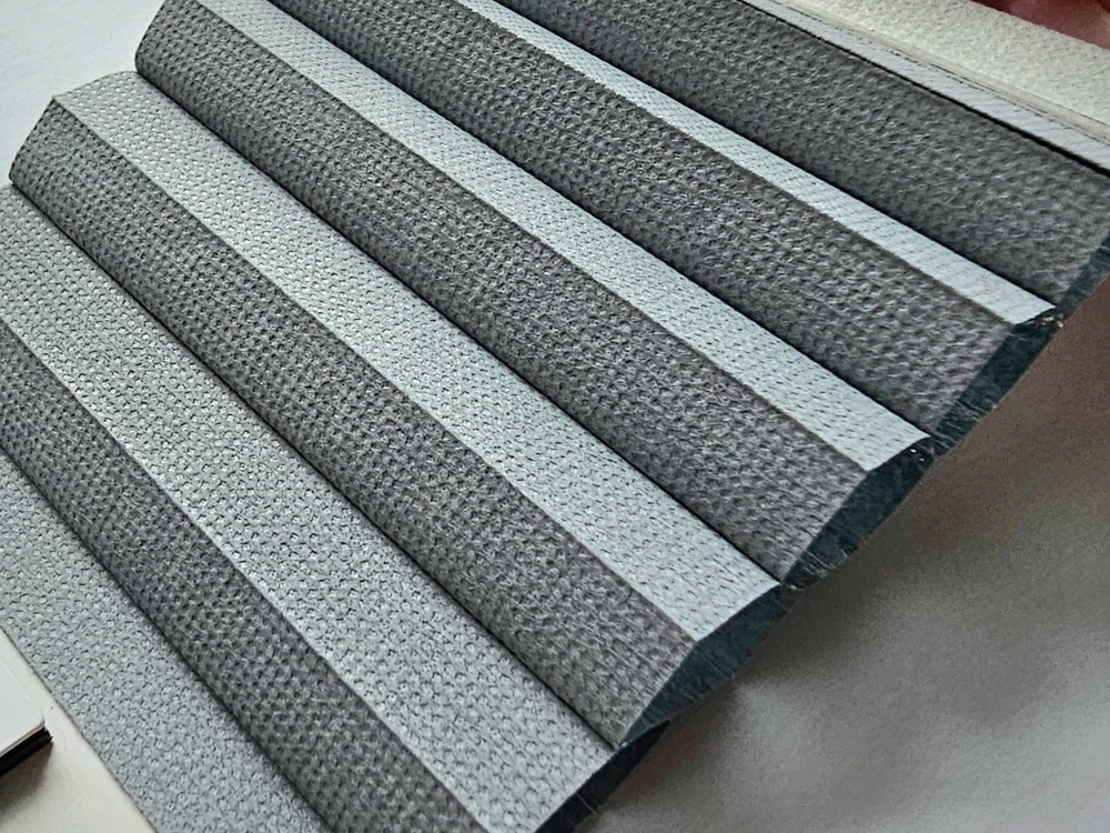 Pleated blind – Blackout, honeycomb – STONE (blackout, honeycomb) – 2