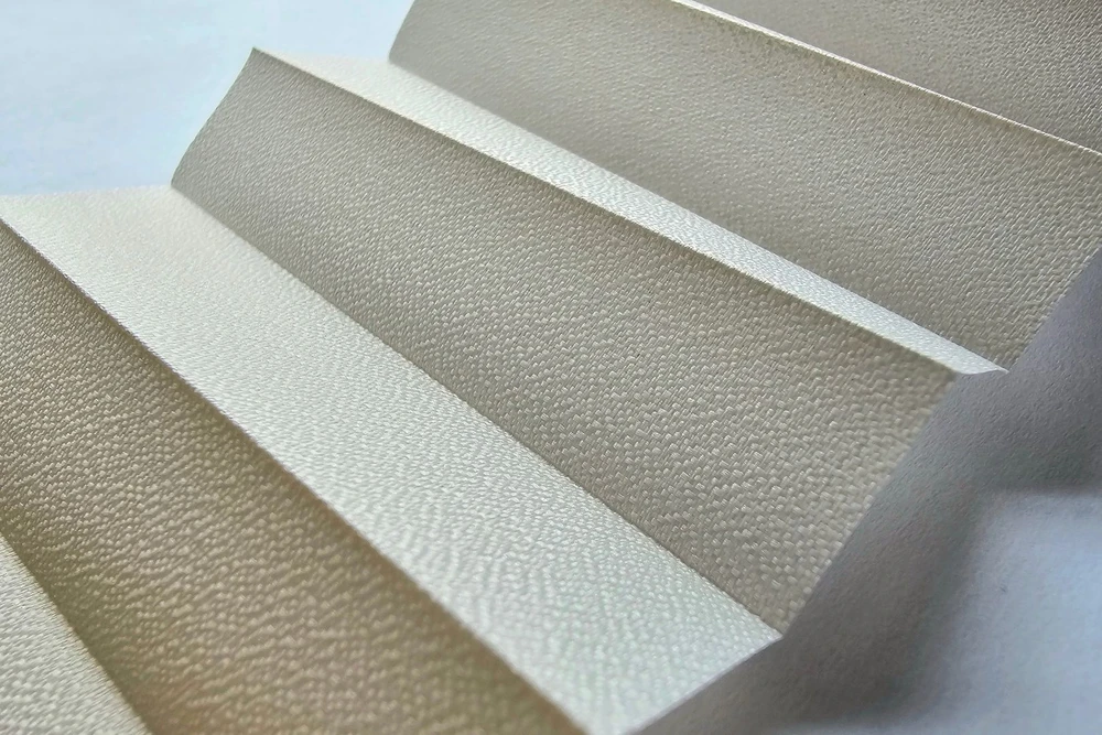 Pleated blind – Daļēji aptumšojošs audums, vienkāršs audums – PORCELAIN (semi-blackout, single-layer) – 2
